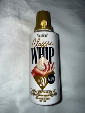 Vacation classic whip shimmer sunscreen mouse